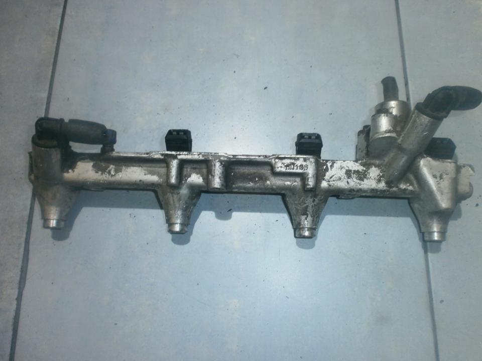 Fuel injector rail (injectors)(Fuel distributor) 938F9D280  Ford MONDEO 1999 2.5