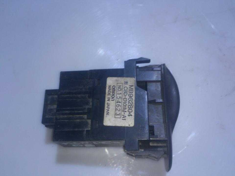 блока управления стеклоподъемниками (Knopka) mb962804  Mitsubishi CARISMA 1997 1.6