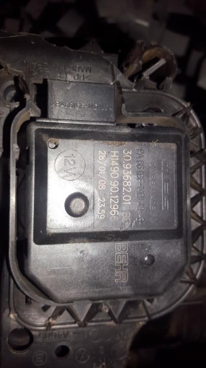 кронштейн моторчика заслонки отопителя 309368201bb h14909012966 Volkswagen POLO 2003 1.2