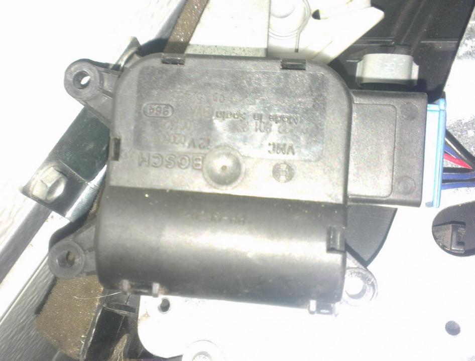 кронштейн моторчика заслонки отопителя 0132801320 52495223 Volkswagen TOUAREG 2003 2.5