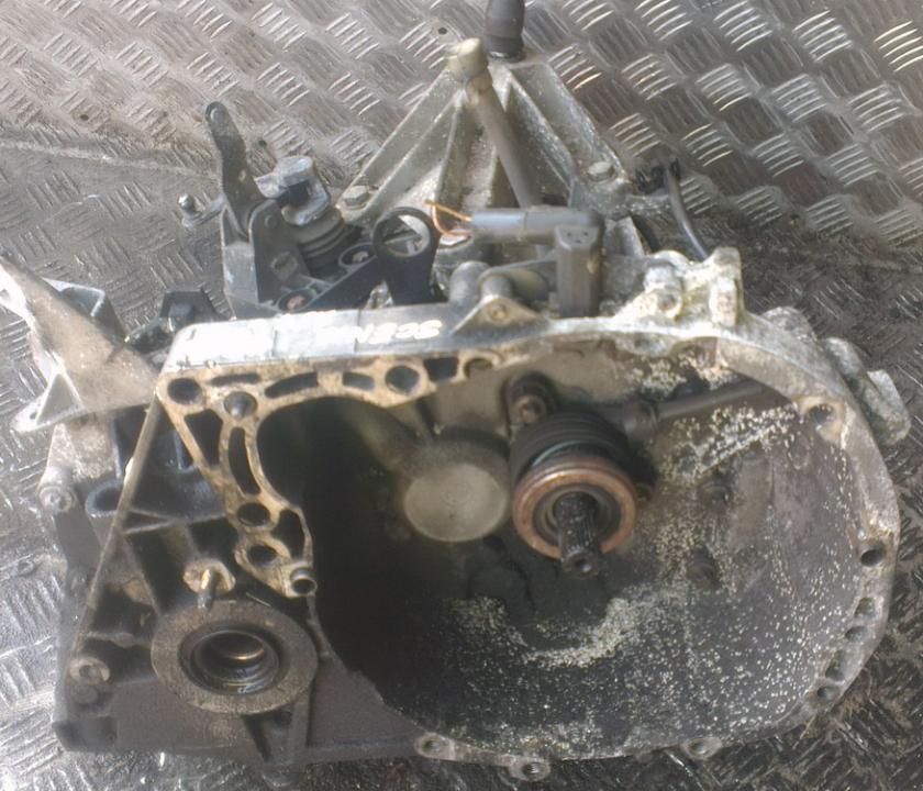 Gearbox 8200210039 nenusattyyta Renault SCENIC 2006 1.5