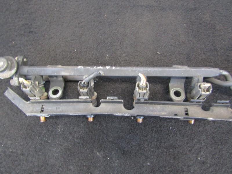 Fuel injector rail (injectors)(Fuel distributor) inp484 inp-484 Mazda 323 1997 1.5