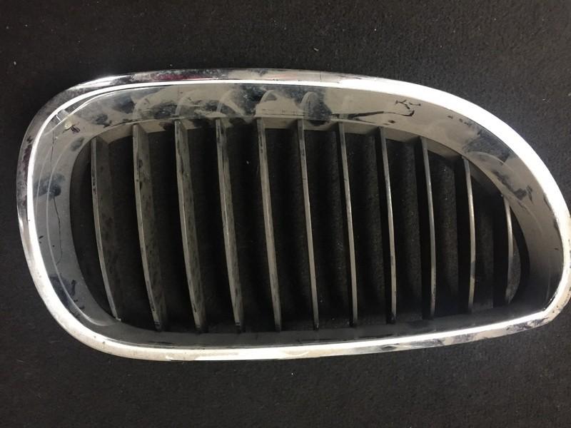 Front hood grille 51137065702 51.137065702, 51.137027062 BMW 5-SERIES 1998 2.5