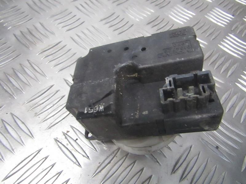Heater Vent Flap Control Actuator Motor 9134729 used Volvo V70 1999 2.5