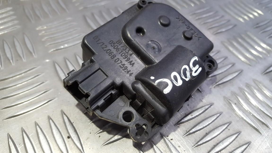 Heater Vent Flap Control Actuator Motor 05061099AA USED Chrysler 300C 2005 3.5
