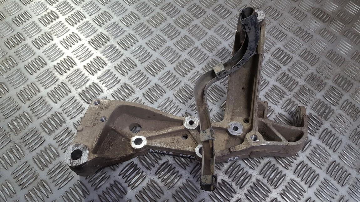 Control arm - front left 1k0199295e used Volkswagen GOLF 2009 1.9