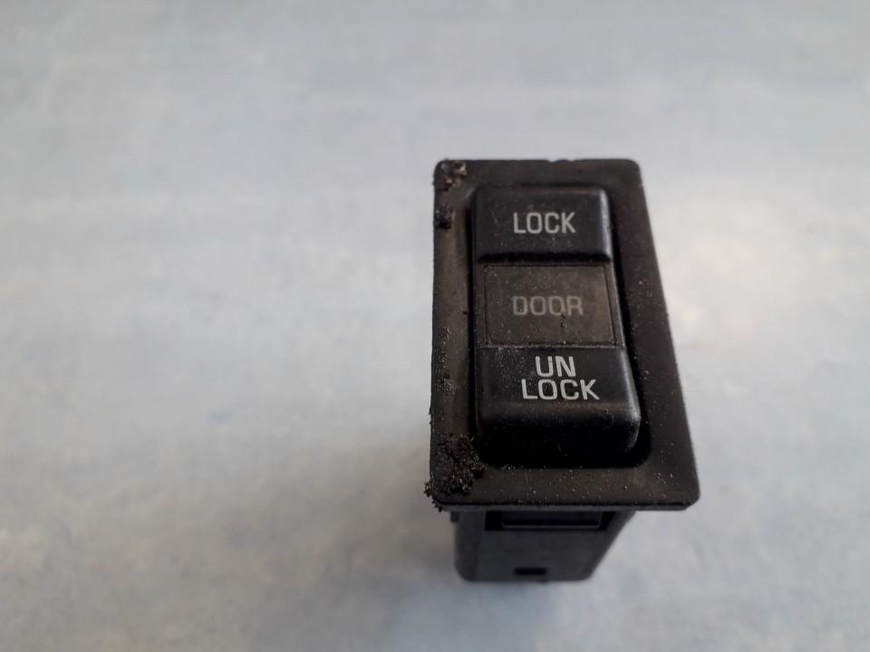Door central locking lock switch control (DOOR LOCK SWITCH) USED USED Toyota PREVIA 1991 2.4