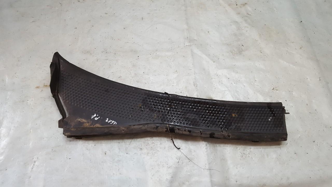 Wiper Muolding 1M51A02216AC used Ford FOCUS 2006 1.8