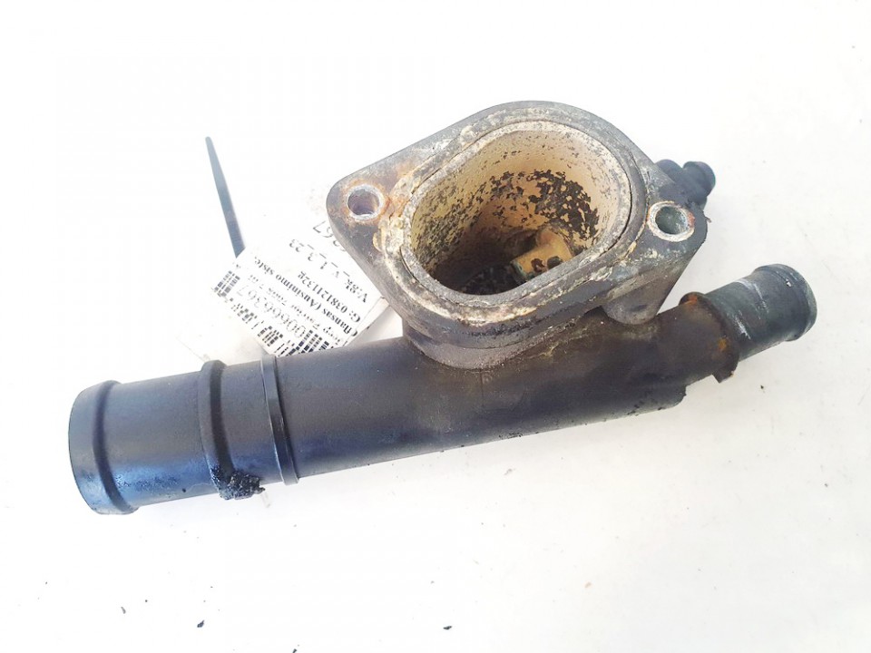 Coolant Flange (Engine Coolant Thermostat Housing Cover) 038121132g used Jeep PATRIOT 2008 2.0