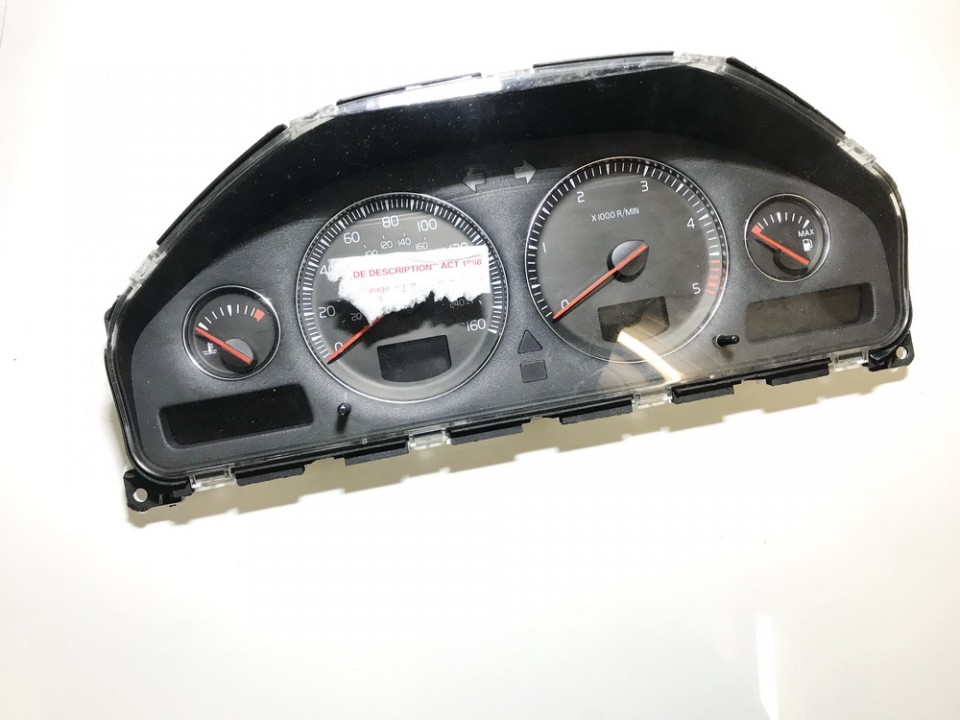Spidometras - prietaisu skydelis 8673263 8602765 Volvo V70 2000 2.5