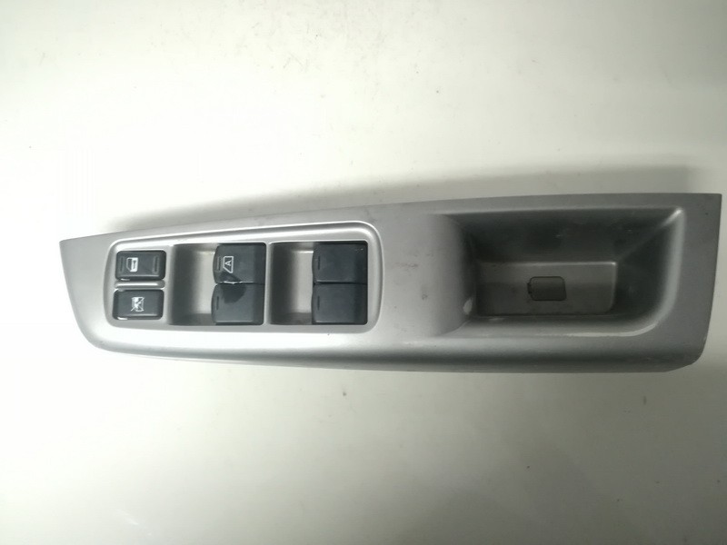 Power window control (Window Regulator-Window Switch) 94266FG520 USED Subaru FORESTER 2003 2.0