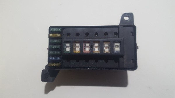 Fuse box  amr3258 used Land-Rover DISCOVERY 2005 2.7