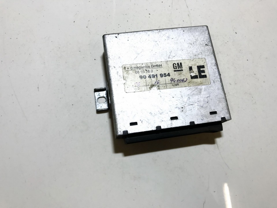 General Module Comfort Relay (Unit) 90491954 used Opel OMEGA 1988 1.8
