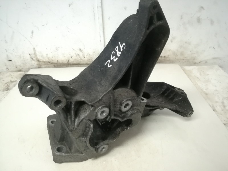Engine Mount Bracket and Gearbox Mount Bracket 7700113574 used Renault SCENIC 2003 1.6