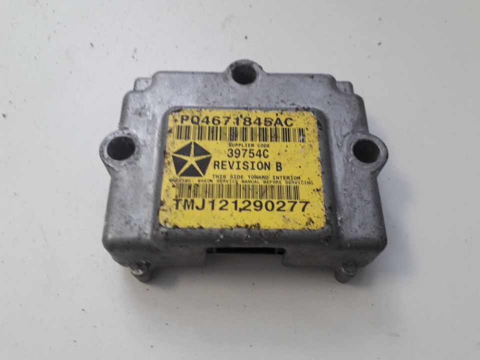 Srs Airbag crash sensor P04671845AC 39754C Chrysler PT CRUISER 2005 1.6