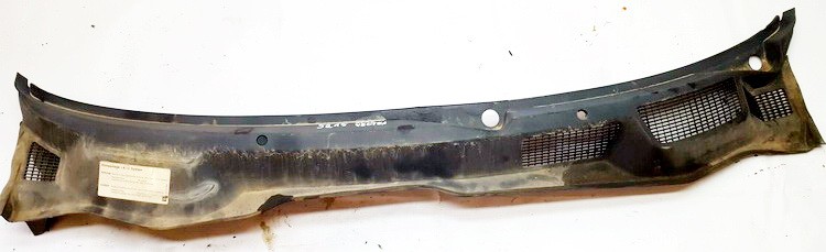 Wiper Muolding 90520680 USED Opel ASTRA 1998 1.7