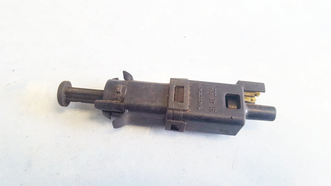 Brake Light Switch (sensor) - Switch (Pedal Contact) 9146505 used Volvo S70 1998 2.5