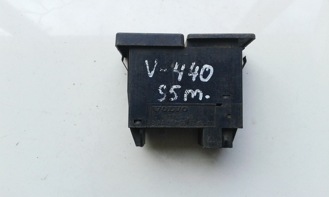 Кнопка аварийной сигнализации  462725LH USED Volvo 440 1996 1.9