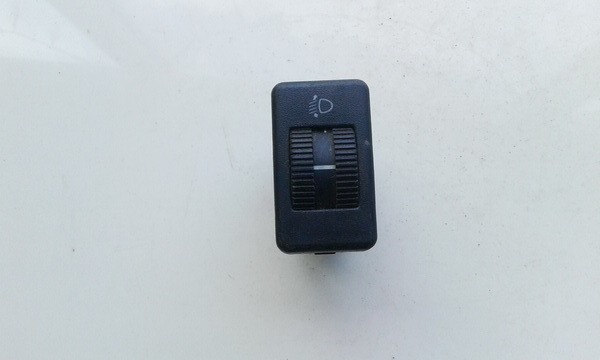 Zibintu aukscio reguliatoriaus mygtukas 357941333 USED Volkswagen PASSAT 1992 1.9