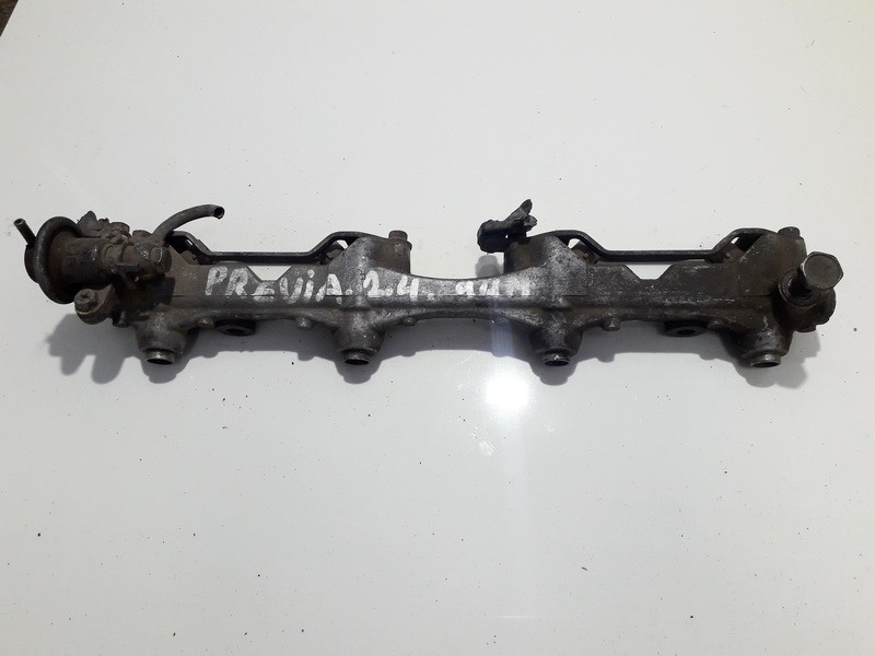 Fuel injector rail (injectors)(Fuel distributor) USED USED Toyota PREVIA 2002 2.0