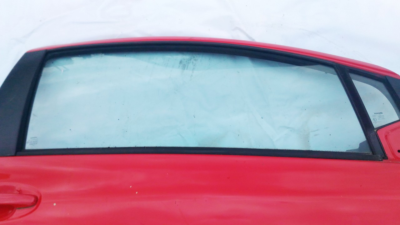 Duru stiklas P.D. raudona used Toyota YARIS 2001 1.0