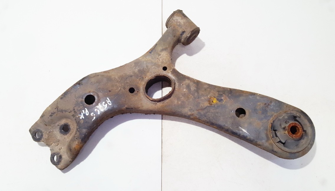 Control arm - front left used used Toyota AURIS 2007 2.2