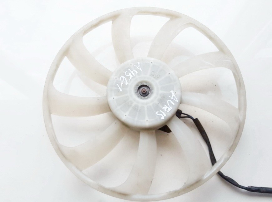 Difuzorius (radiatoriaus ventiliatorius) used used Toyota AURIS 2008 2.0