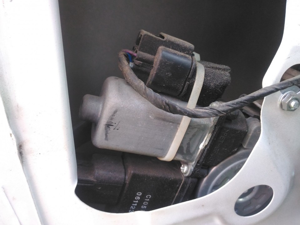 Моторчик стеклоподъемника - передний правый used used Opel ANTARA 2008 2.0