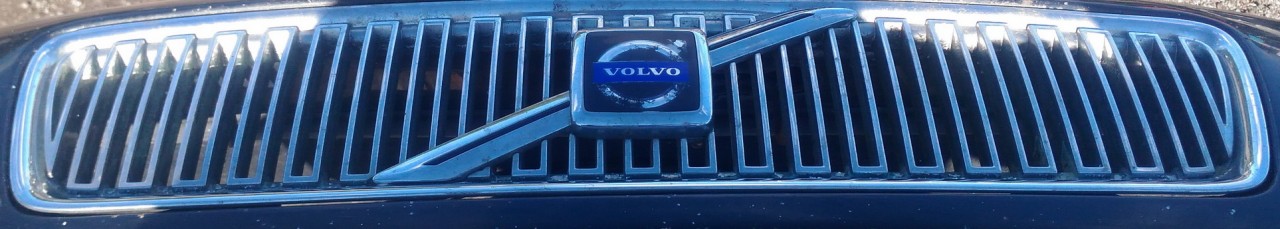 Передняя решетка (Капот) used used Volvo V40 1997 1.9