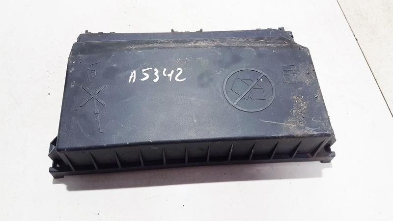 Baterijos - akumuliatoriaus dangtelis 13403357 P00111252 Opel ASTRA 1999 1.4