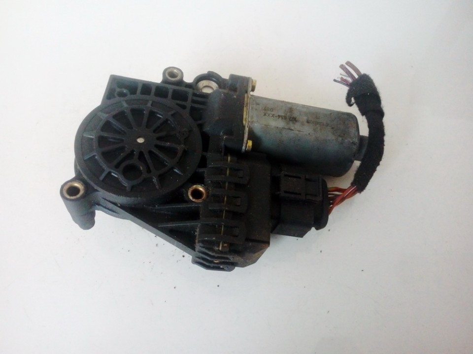 Window Motor Front Right 0130821774 used Audi A6 1998 2.5