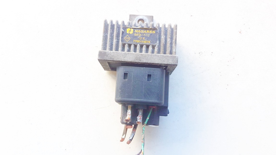 Glow plug relay 7700115078 used Renault MEGANE 2003 1.6