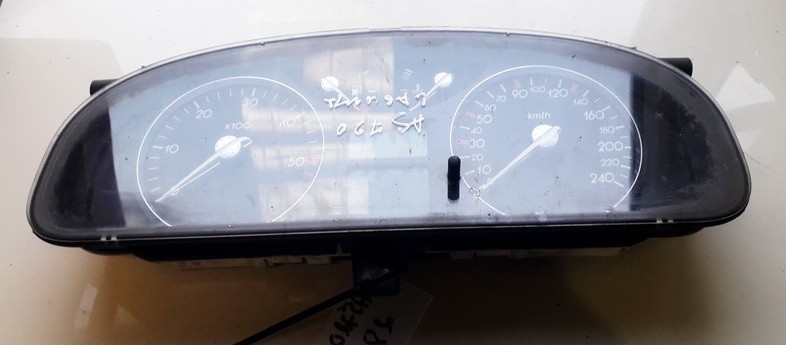 Spidometras - prietaisu skydelis 8200218888 6K16FG92 Renault LAGUNA 2002 1.9