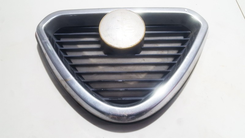 Передняя решетка (Капот) 60572040 USED Alfa-Romeo 164 1988 2.0