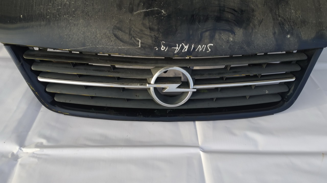 Передняя решетка (Капот) used used Opel SINTRA 1996 3.0
