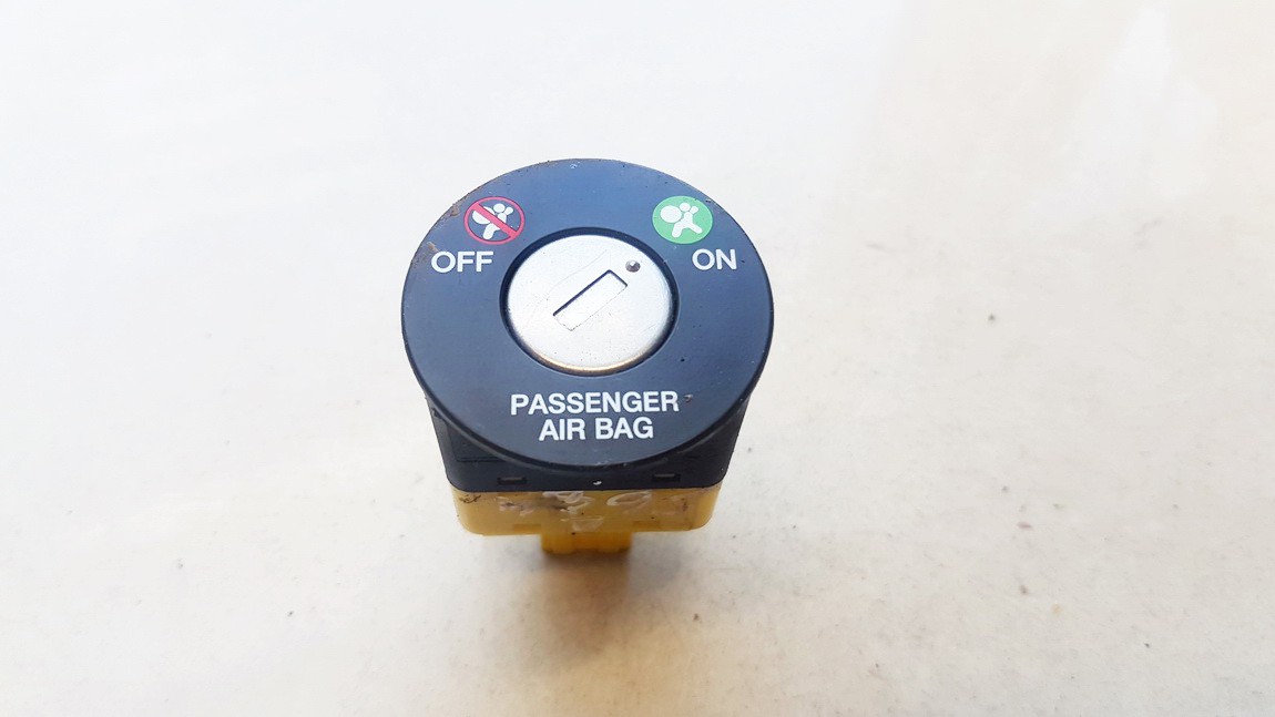 AIRBAG (SRS) isjungimo - ijungimo  mygtukas USED USED Kia CARNIVAL 2004 2.9