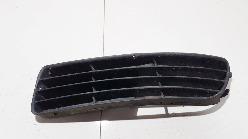 Bumper Grille Front Right 8D0807346B USED Audi A4 1997 1.9