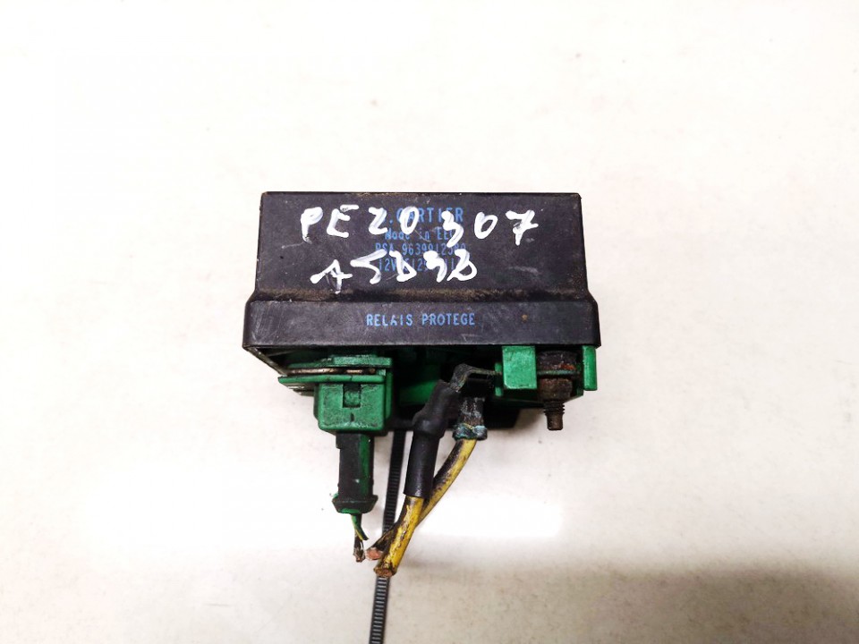 Glow plug relay 9639912580 used Peugeot 307 2008 1.6