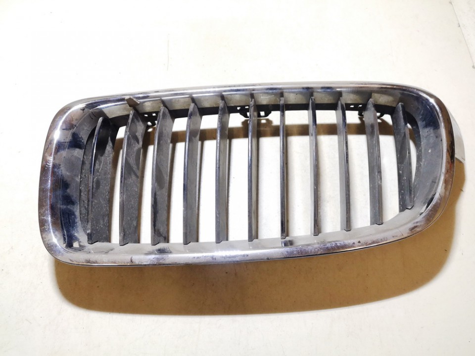 Front hood grille 7295435 192976-10, 7295441, 7295439, 7307763 BMW 3-SERIES 1998 1.9