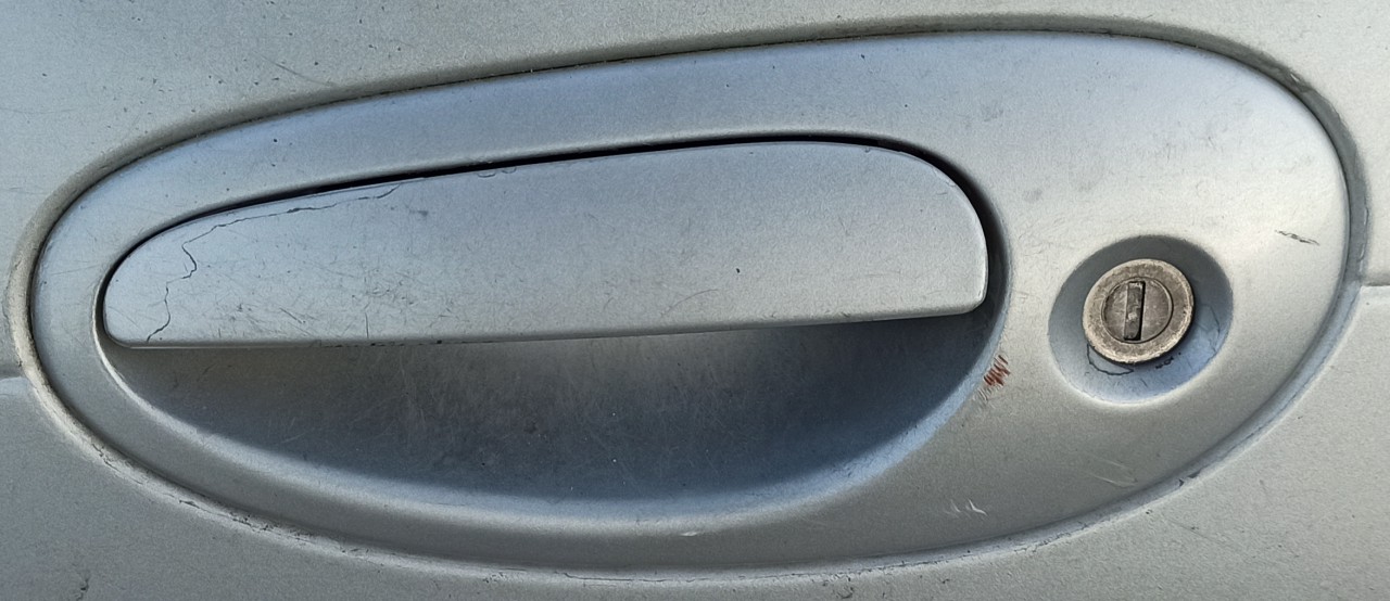 Door Handle Exterior, front left side pilka used Chrysler 300M 1999 2.7