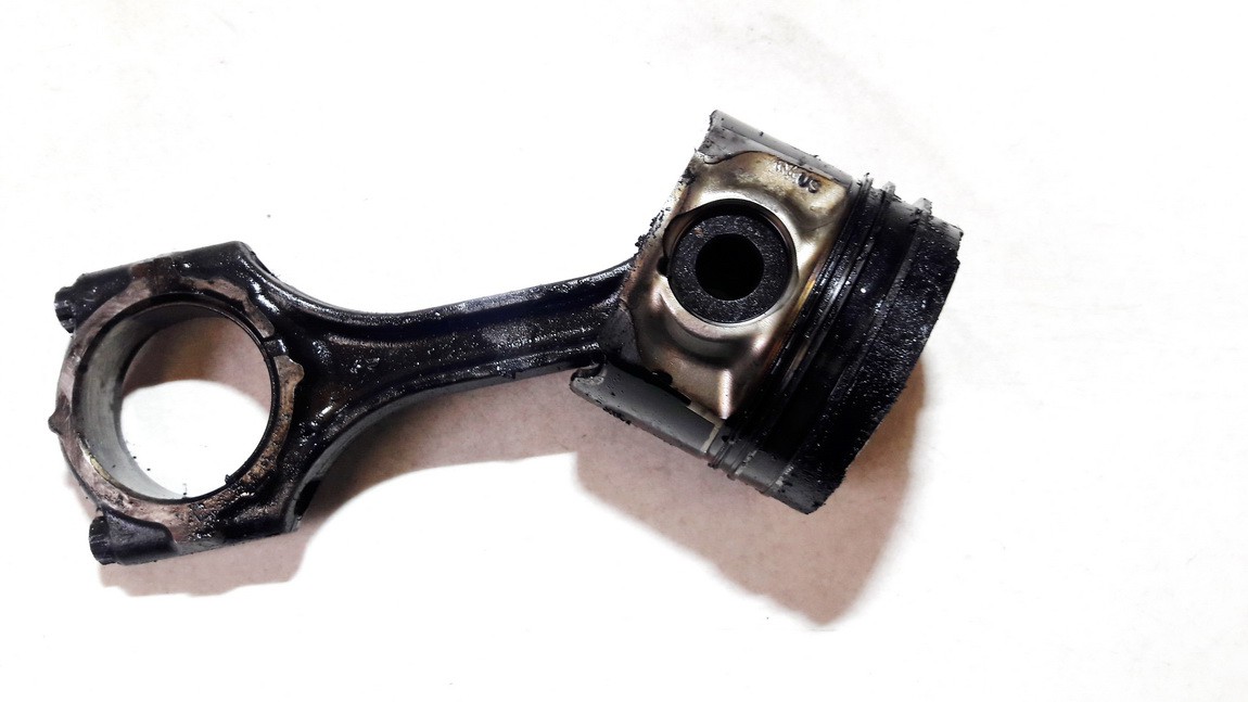Piston and Conrod (Connecting rod) USED USED Toyota AVENSIS 2004 2.0