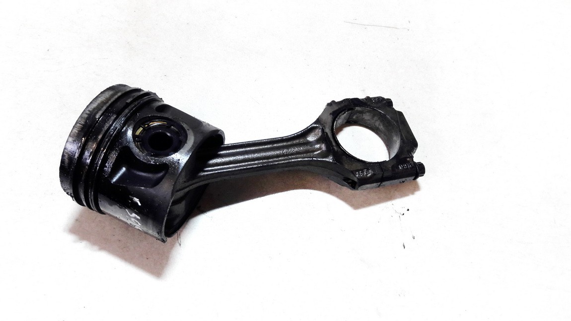 Piston and Conrod (Connecting rod) 028HDE USED Volvo S70 1997 2.5