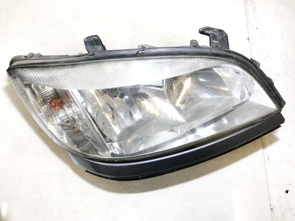 Front Headlight Right RH used used Opel ZAFIRA 2002 2.2