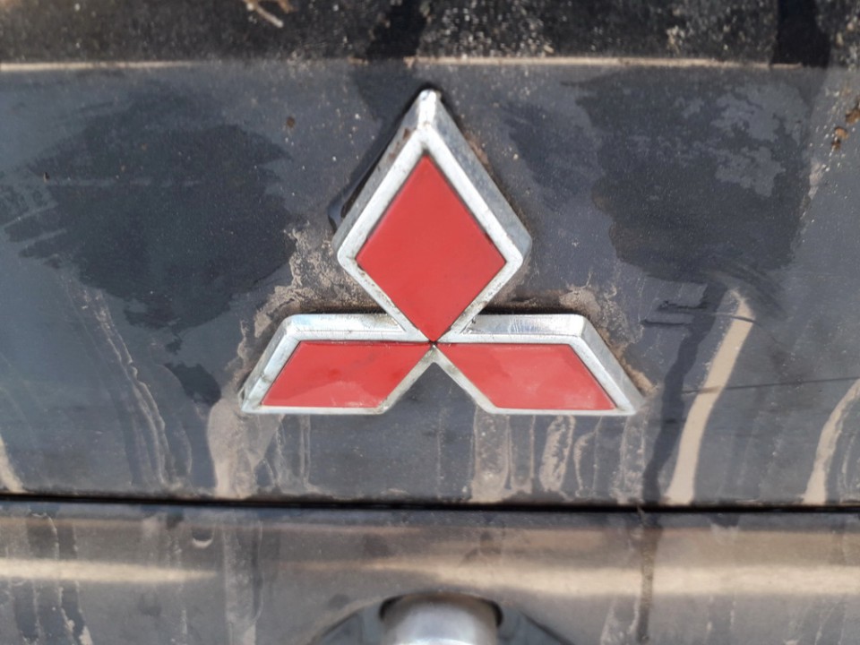 Galinis zenkliukas (Emblema) USED USED Mitsubishi CARISMA 1997 1.8