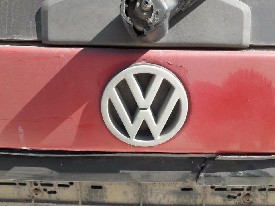 Galinis zenkliukas (Emblema) USED USED Volkswagen PASSAT 2006 2.0
