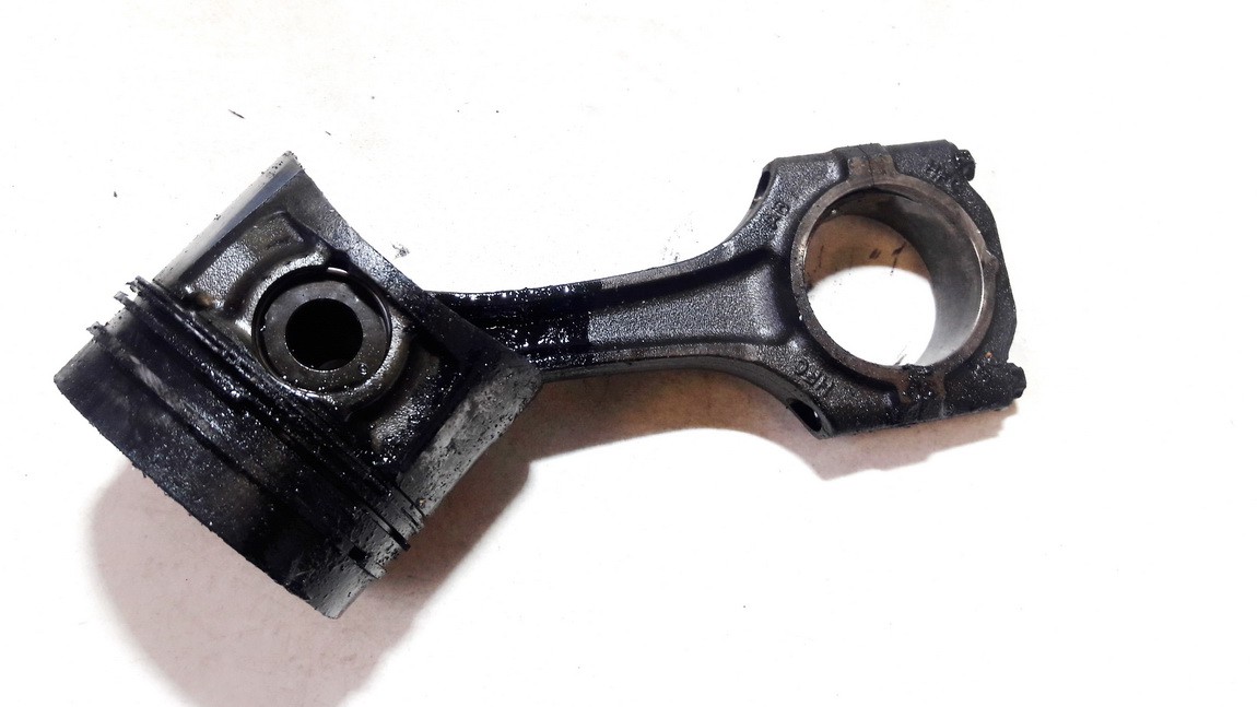 Piston and Conrod (Connecting rod) hfc used Renault LAGUNA 2001 1.9