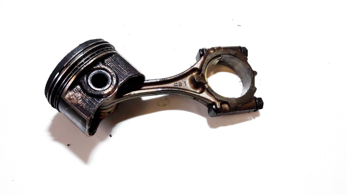Piston and Conrod (Connecting rod) used used Lexus IS - CLASS 2006 2.5
