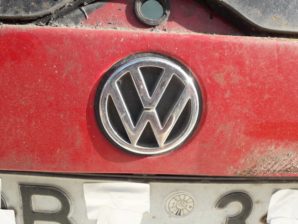 Galinis zenkliukas (Emblema) USED USED Volkswagen PASSAT 2005 2.0