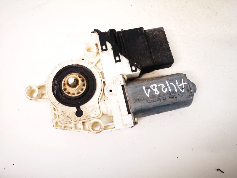 Моторчик стеклоподъемника - задний правый 1k0959704c 993423-109, 997755-101 Volkswagen GOLF 2008 2.0