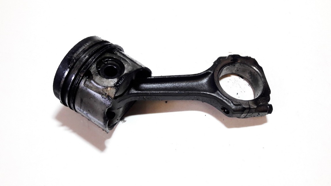 Piston and Conrod (Connecting rod) used used Volvo 440 1991 1.7